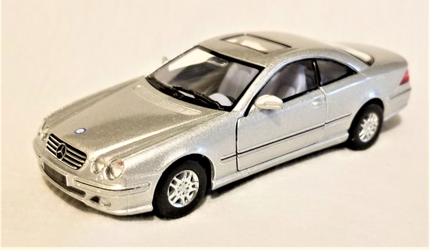 Kinsmart - 1:38 Scale Model Mercedes-Benz CL 500 Silver