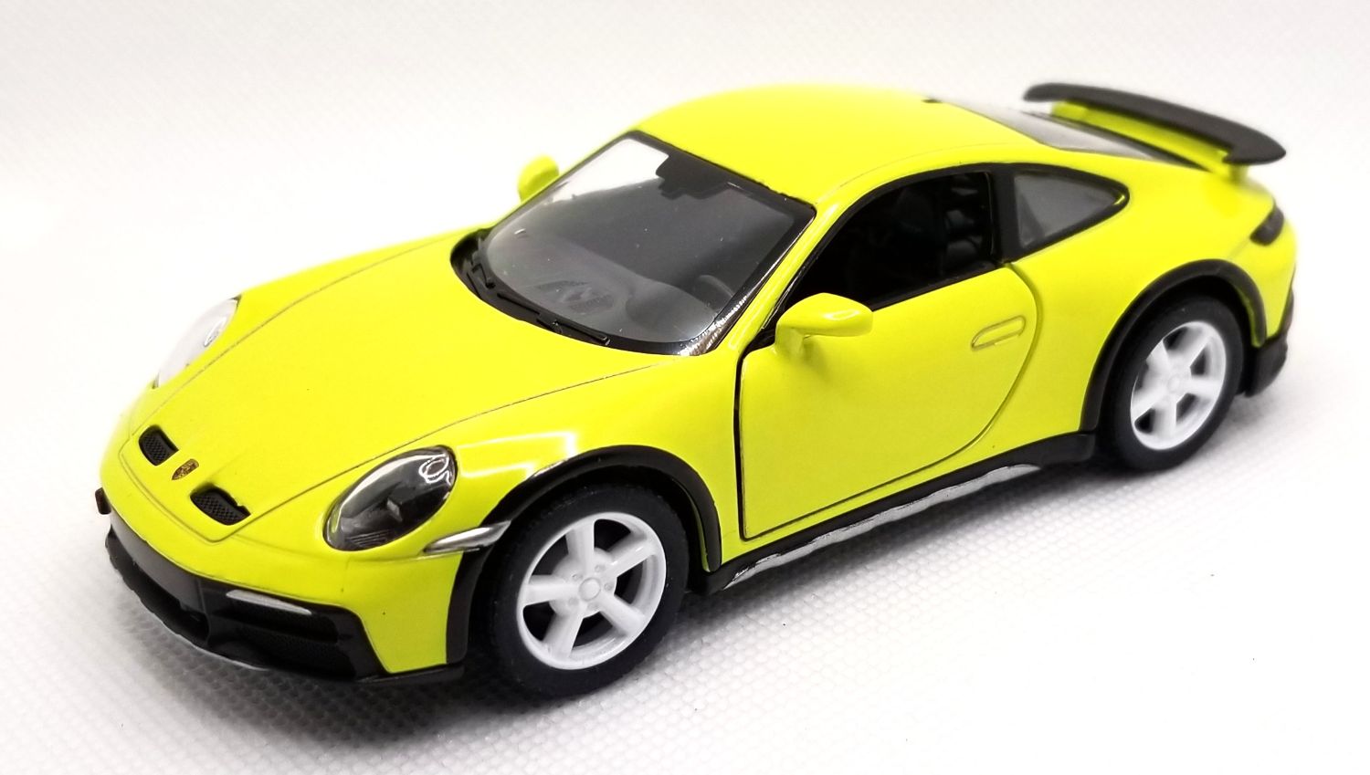 Kinsmart - 1:36 Scale Model Porsche 911 Rallye Yellow (BBKT5467DY